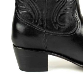 Mayura Cristi Black