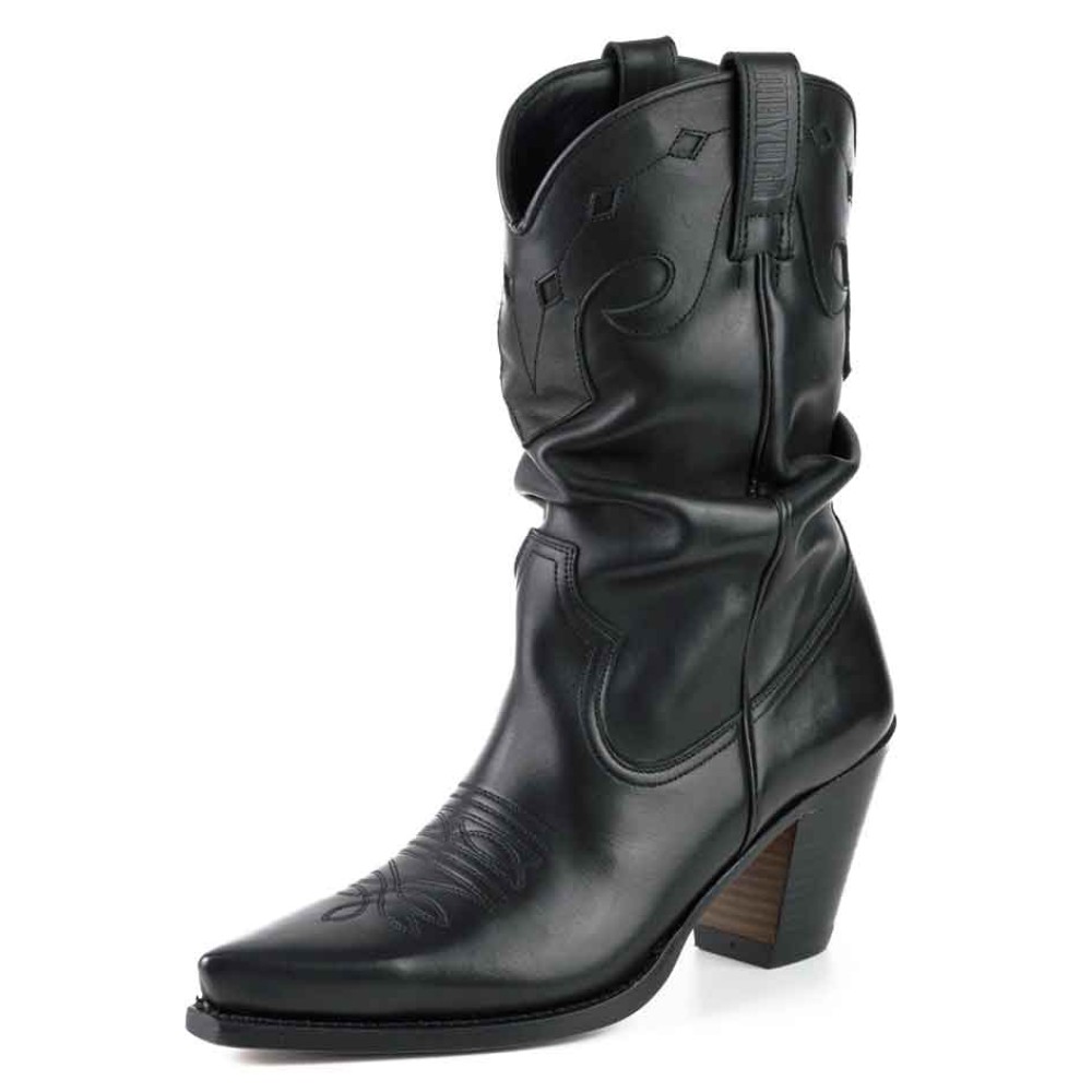 Mayura 1952 Negro Fashion